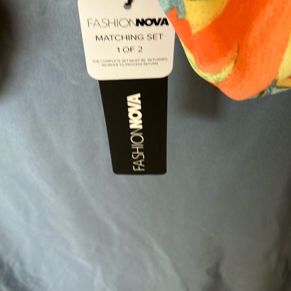 Fashion Nova: Multicolor Off-Shoulder Top and Shorts Set- Pockets- zipper- XL - Picture 3 of 16